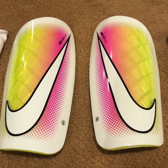 Soccer shin pads - Picture 6 of 6